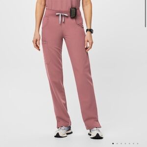 FIGS KADE CARGO SCRUB PANT - S - MAUVE